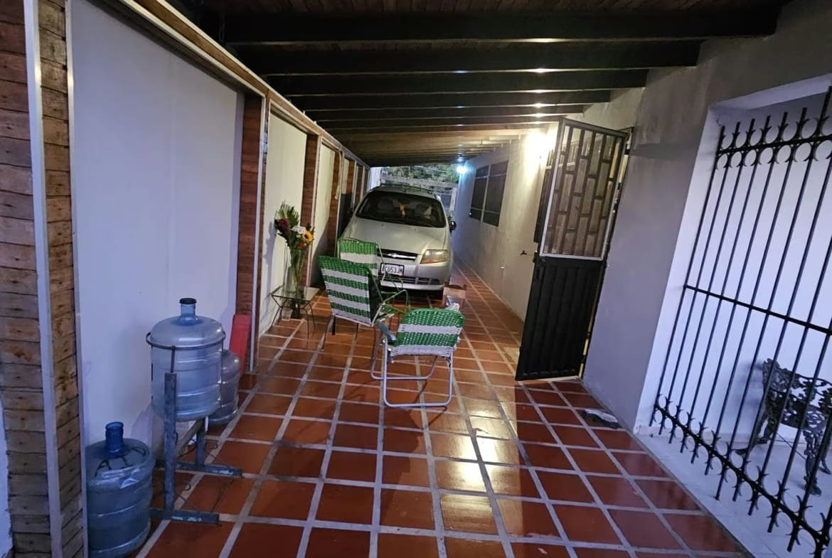 HERMOSA CASA QUINTA EN VALLE DE LA PASCUA – GUARIC - 4