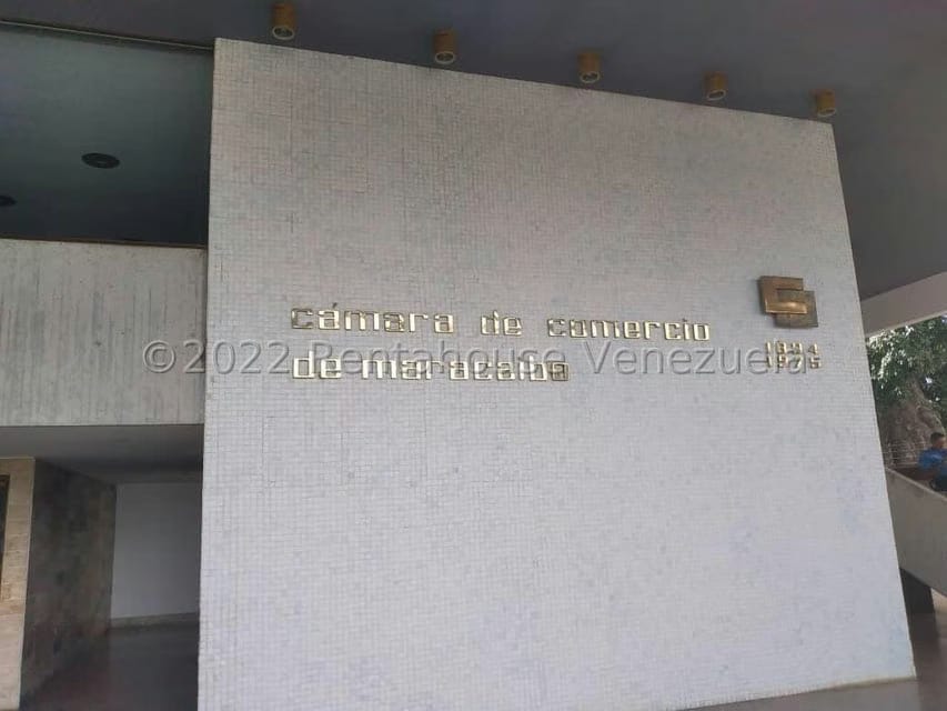 Comercial (Oficina) en Alquiler en Avenida El Milagro, Zulia
