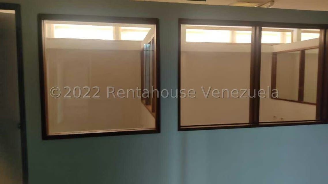 Comercial (Oficina) en Alquiler en Avenida El Milagro, Zulia - 4