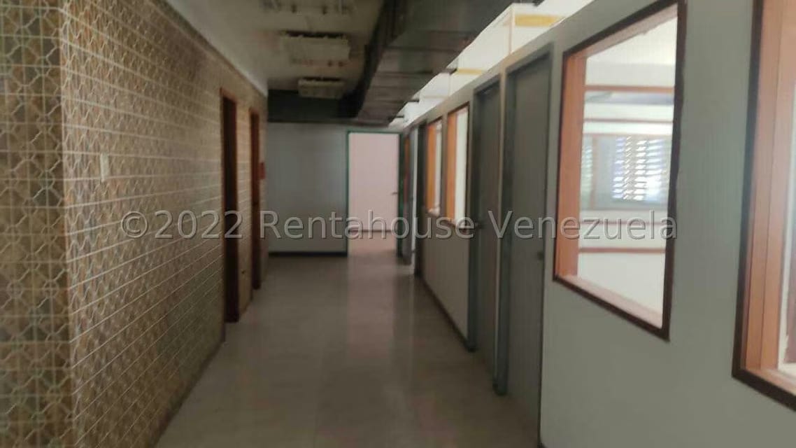 Comercial (Oficina) en Alquiler en Avenida El Milagro, Zulia - 6