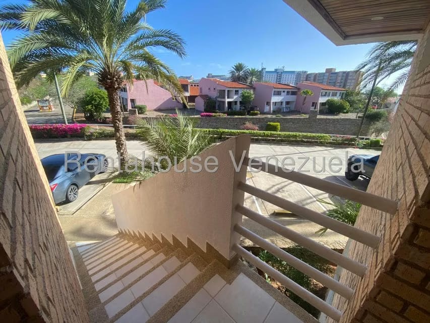 Townhouse (Duplex) en Venta en Playa Moreno, Nueva Esparta - 27