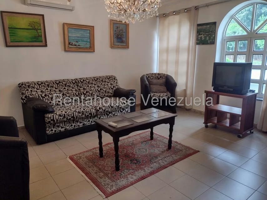 Apartamento (1 Nivel) en Alquiler en Prados del Este, Distrito Metropolitano