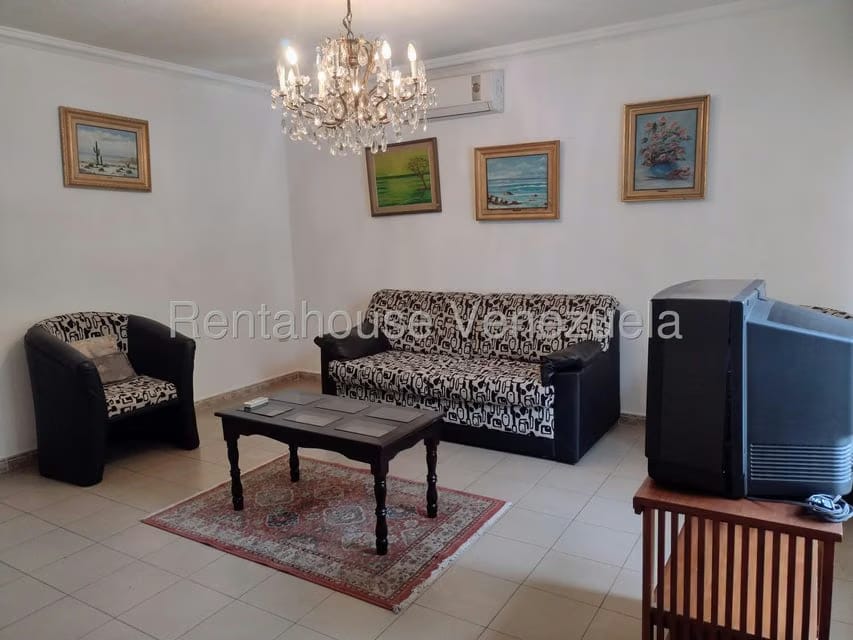 Apartamento (1 Nivel) en Alquiler en Prados del Este, Distrito Metropolitano - 2