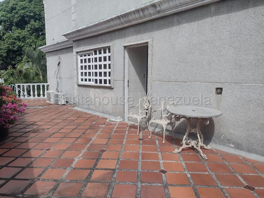 Apartamento (1 Nivel) en Alquiler en Prados del Este, Distrito Metropolitano - 11