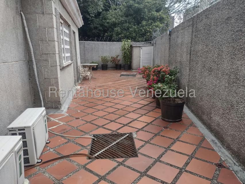 Apartamento (1 Nivel) en Alquiler en Prados del Este, Distrito Metropolitano - 12