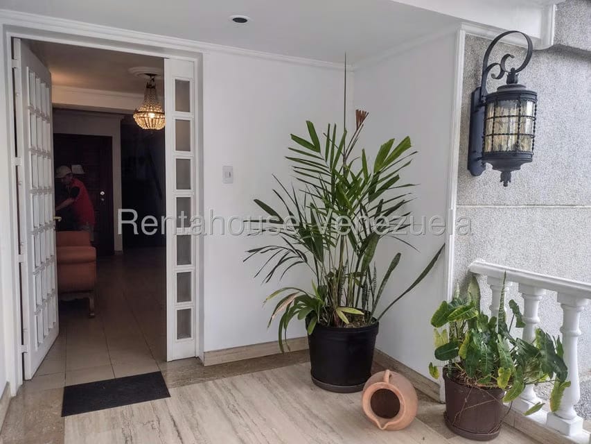 Apartamento (1 Nivel) en Alquiler en Prados del Este, Distrito Metropolitano - 13