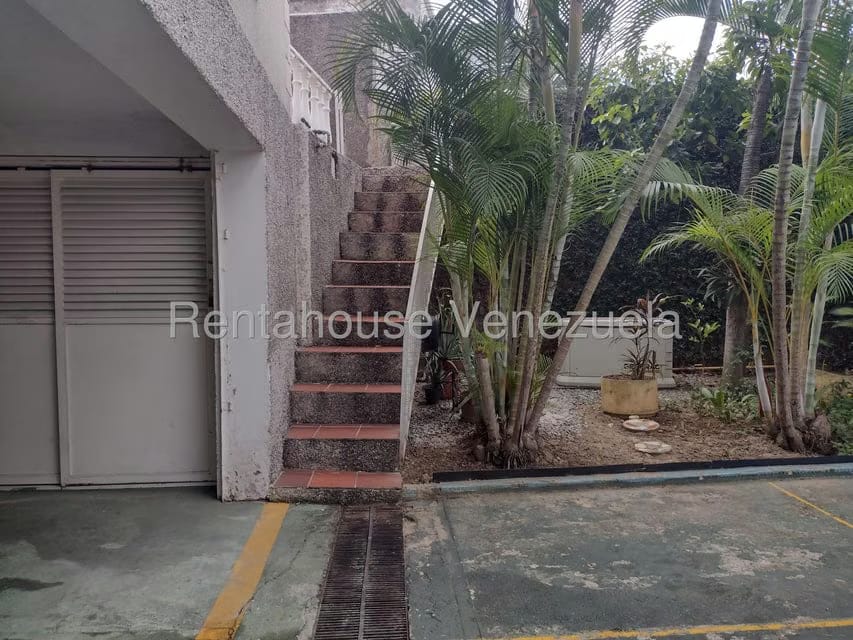 Apartamento (1 Nivel) en Alquiler en Prados del Este, Distrito Metropolitano - 17