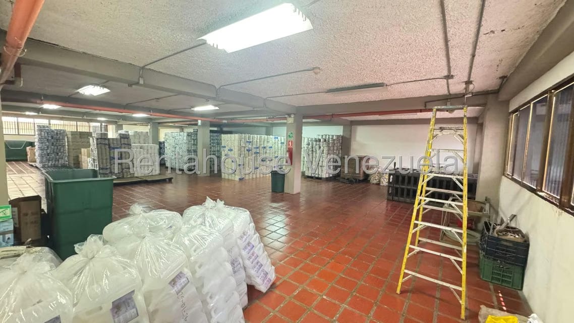 Comercial (Edificio) en Alquiler en Parroquia La Candelaria, Distrito Metropolitano - 4