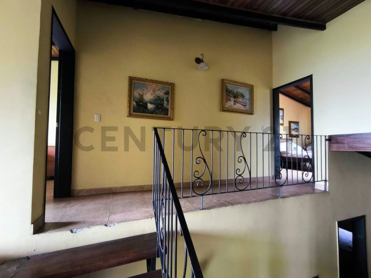 Casa de 400 m² en Sabaneta, El Hatillo con amplio terreno y anexos - 18