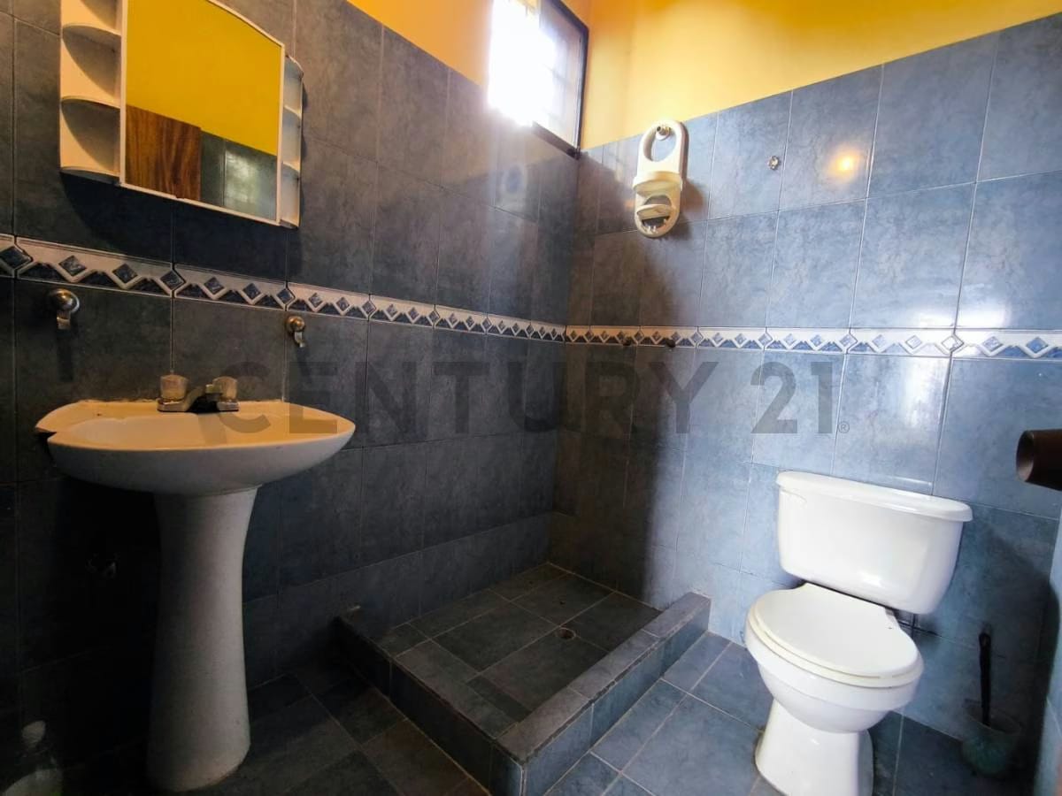 Casa de 400 m² en Sabaneta, El Hatillo con amplio terreno y anexos - 22