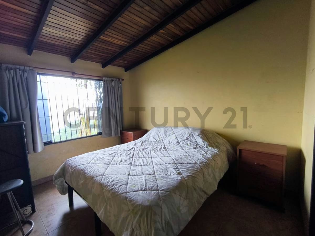 Casa de 400 m² en Sabaneta, El Hatillo con amplio terreno y anexos - 23