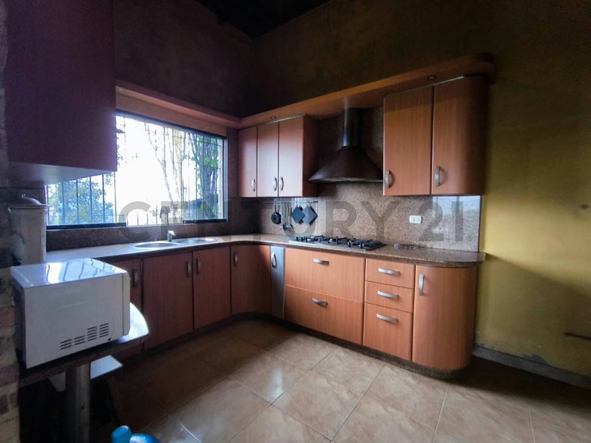 Casa de 400 m² en Sabaneta, El Hatillo con amplio terreno y anexos - 7