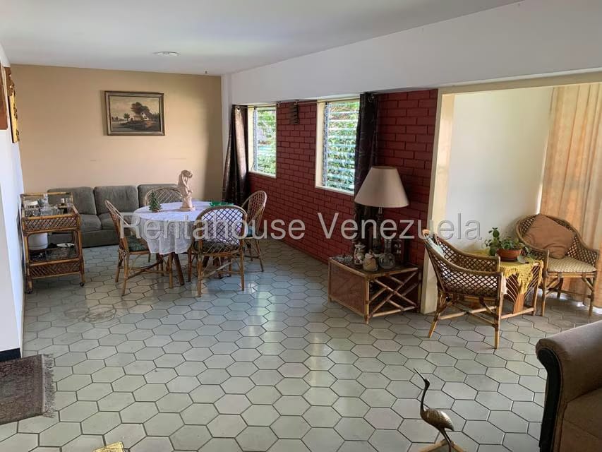 Apartamento (Duplex) en Venta en Colinas de Bello Monte, Distrito Metropolitano - 12
