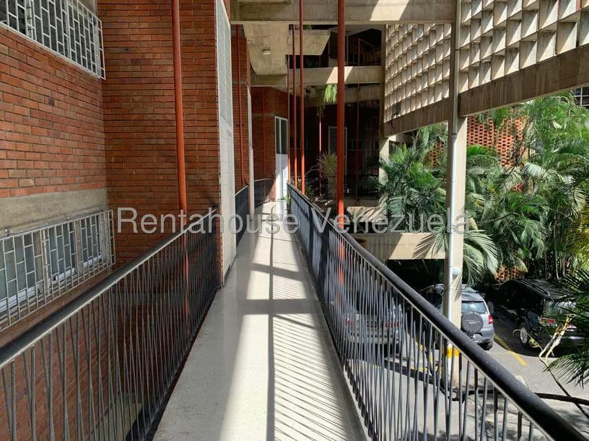 Apartamento (Duplex) en Venta en Colinas de Bello Monte, Distrito Metropolitano - 5