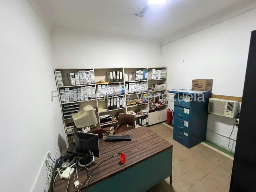 Comercial (Local Comercial) en Venta en El Rosal, Distrito Metropolitano - 11