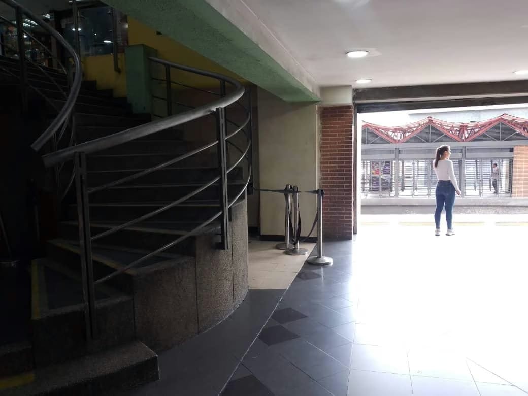 Local Comercial en Alquiler - Urb. Las Acacias - Caracas - Distrito Capital - 2