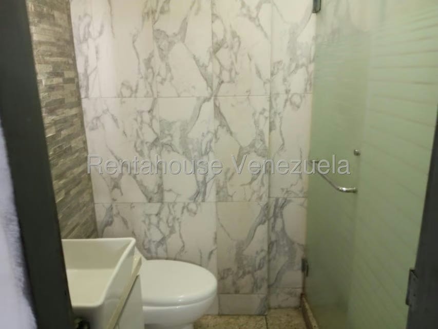 Apartamento (1 Nivel) en Venta en Parroquia La Candelaria, Distrito Metropolitano - 14
