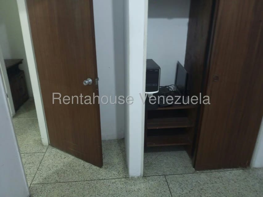 Apartamento (1 Nivel) en Venta en Parroquia La Candelaria, Distrito Metropolitano - 23