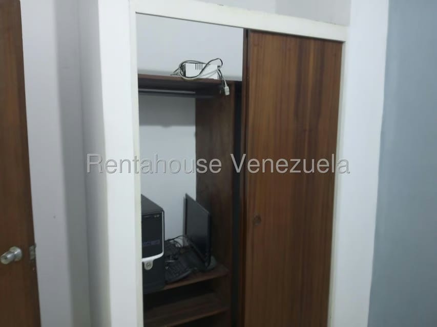 Apartamento (1 Nivel) en Venta en Parroquia La Candelaria, Distrito Metropolitano - 24