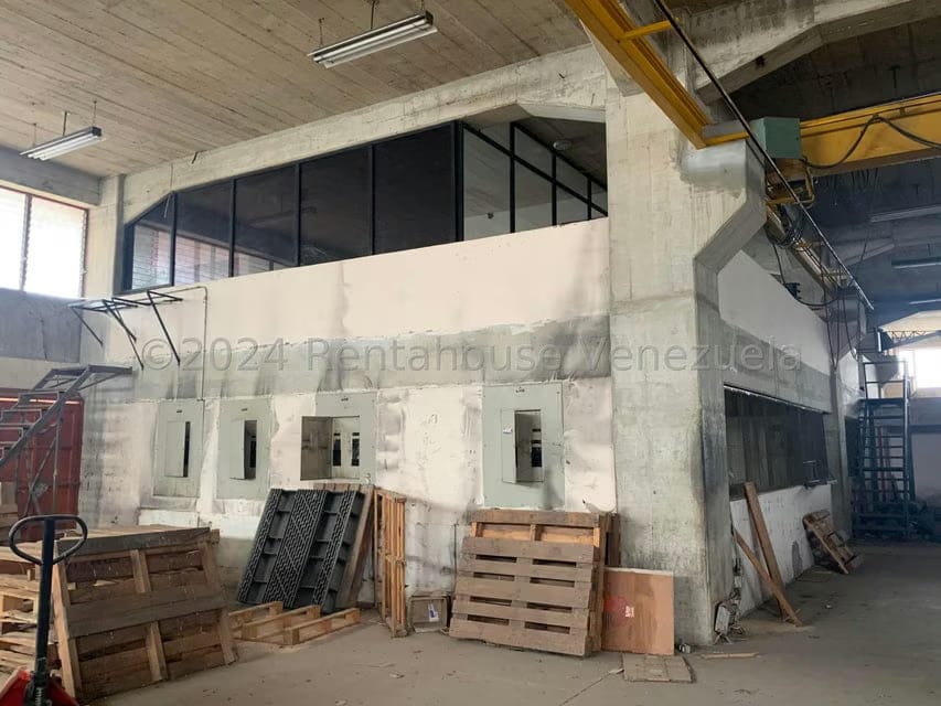 Comercial (Edificio) en Venta en El Marques, Miranda - 104