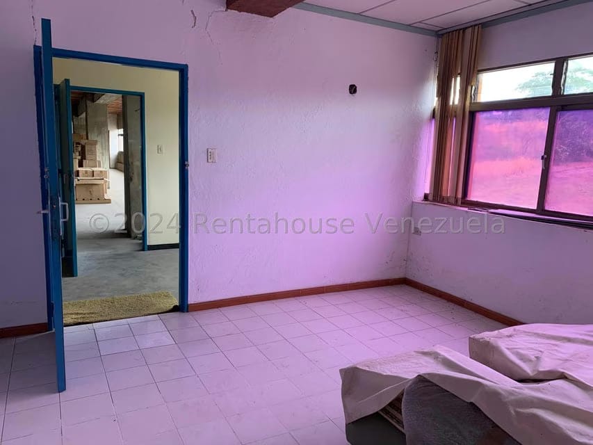 Comercial (Edificio) en Venta en El Marques, Miranda - 108