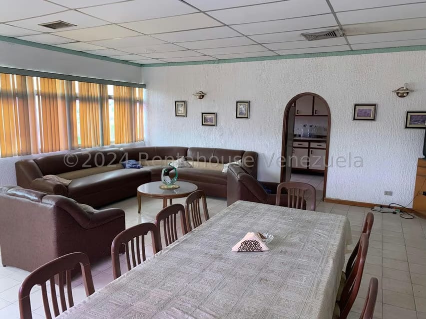 Comercial (Edificio) en Venta en El Marques, Miranda - 111