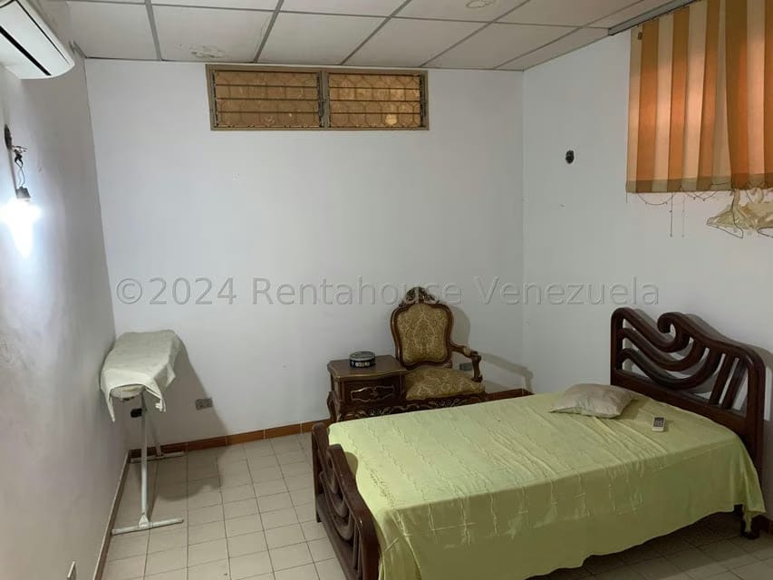 Comercial (Edificio) en Venta en El Marques, Miranda - 114