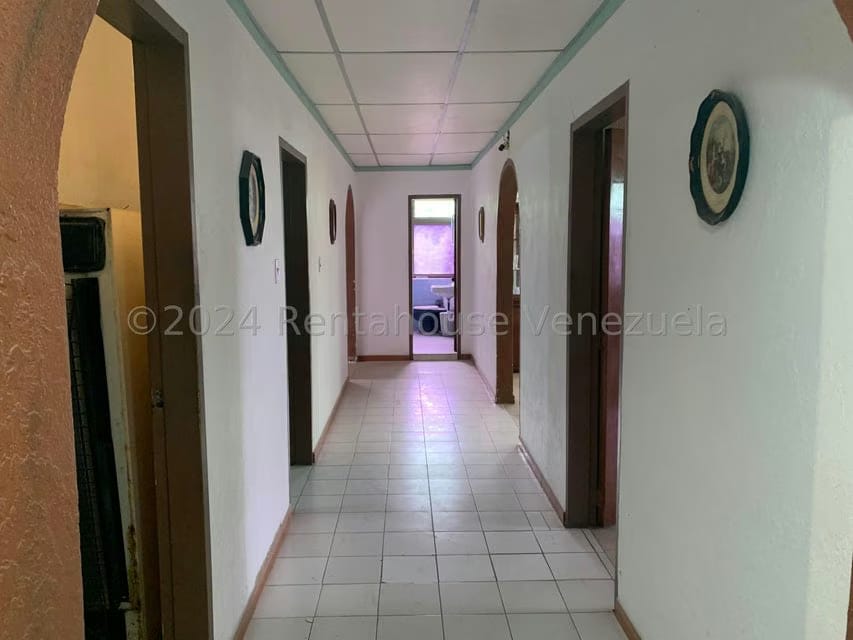 Comercial (Edificio) en Venta en El Marques, Miranda - 116