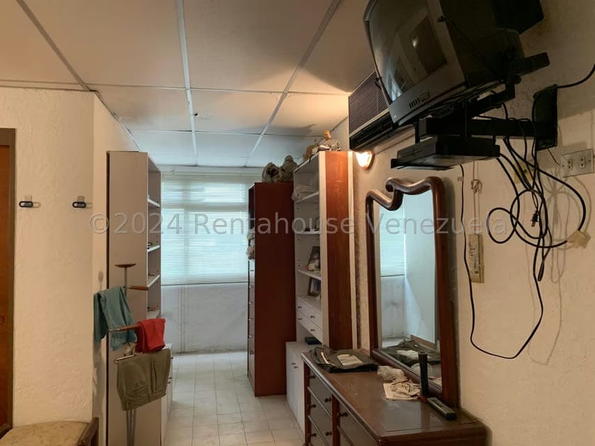 Comercial (Edificio) en Venta en El Marques, Miranda - 120