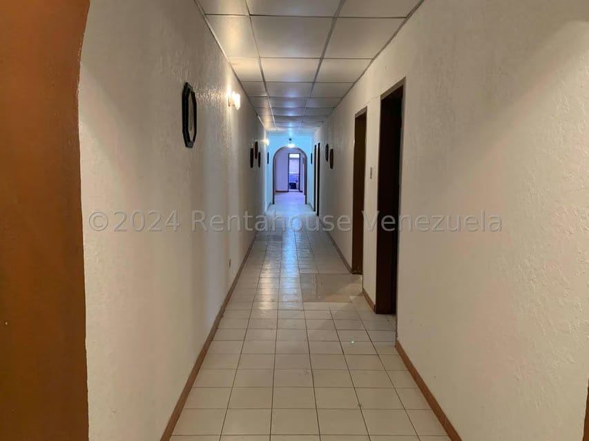 Comercial (Edificio) en Venta en El Marques, Miranda - 123