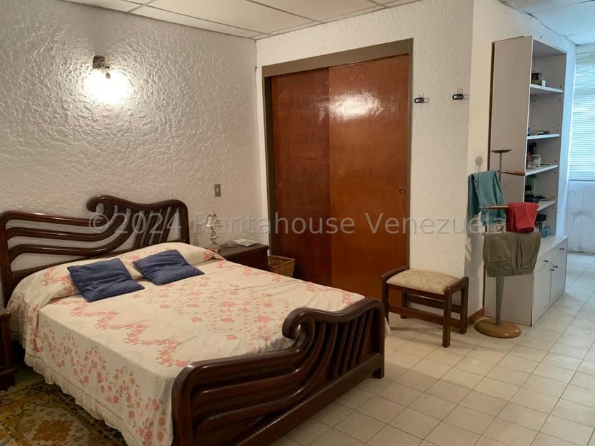 Comercial (Edificio) en Venta en El Marques, Miranda - 125