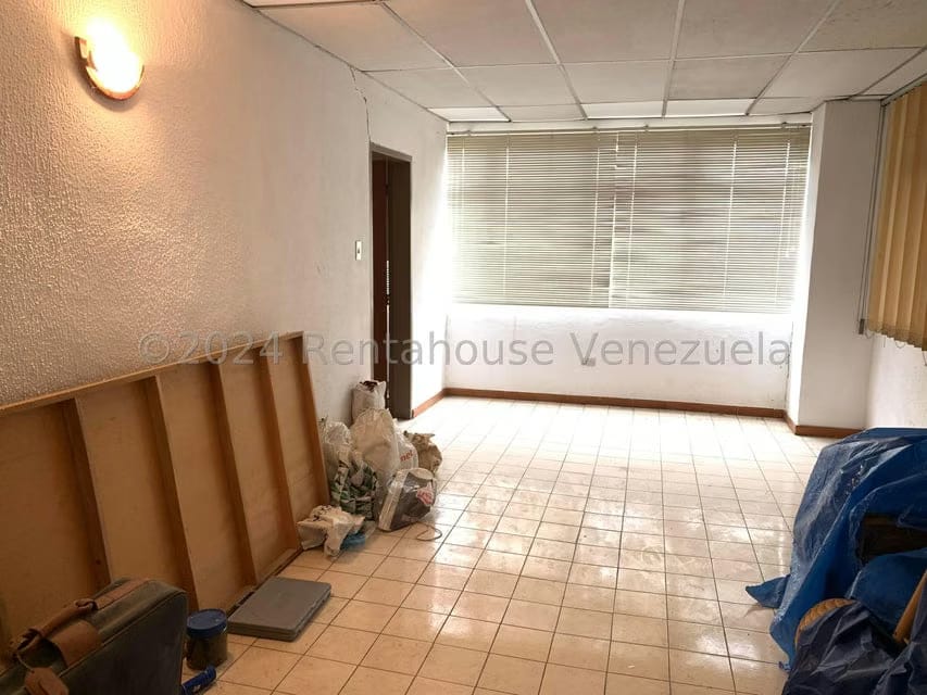 Comercial (Edificio) en Venta en El Marques, Miranda - 126