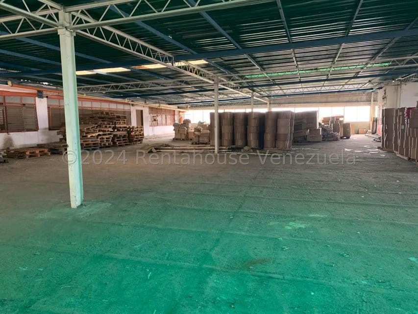 Comercial (Edificio) en Venta en El Marques, Miranda - 129