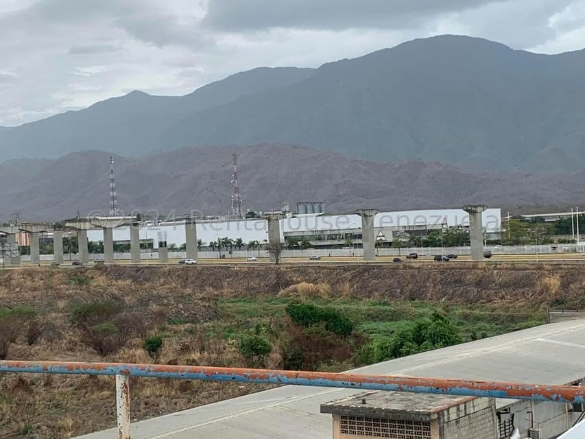 Comercial (Edificio) en Venta en El Marques, Miranda - 131