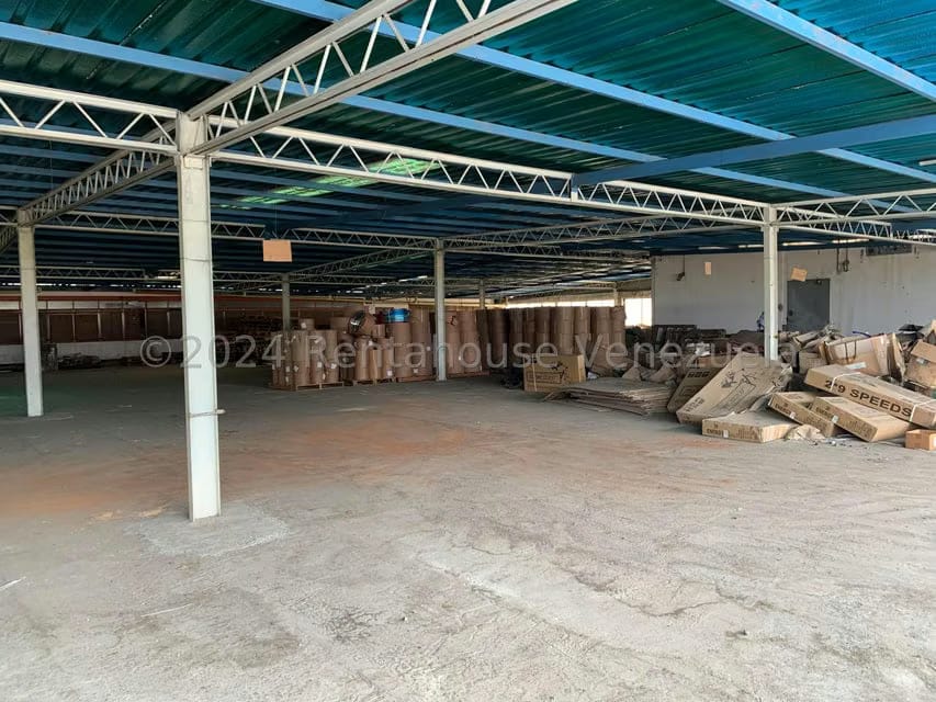 Comercial (Edificio) en Venta en El Marques, Miranda - 134