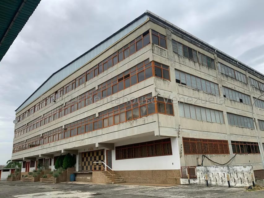 Comercial (Edificio) en Venta en El Marques, Miranda - 135