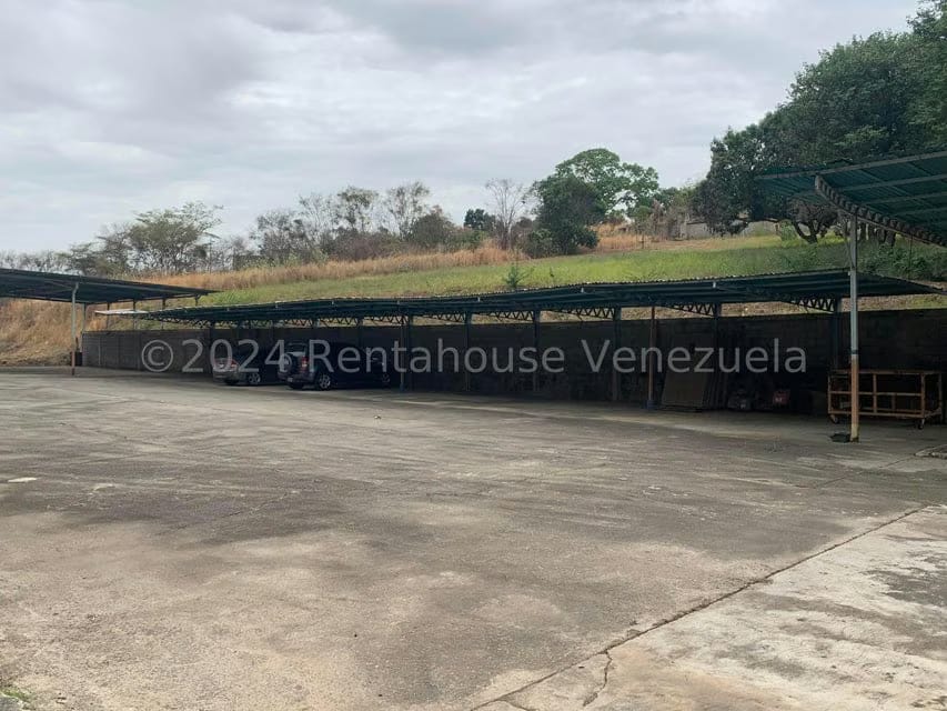 Comercial (Edificio) en Venta en El Marques, Miranda - 136