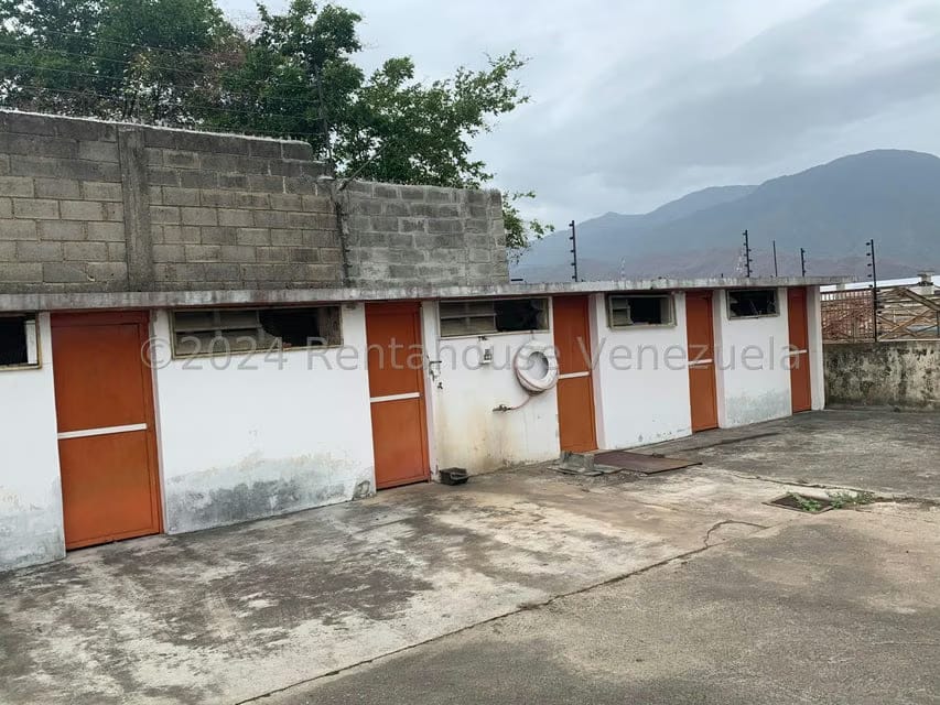 Comercial (Edificio) en Venta en El Marques, Miranda - 138