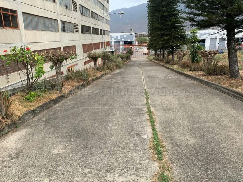 Comercial (Edificio) en Venta en El Marques, Miranda - 3