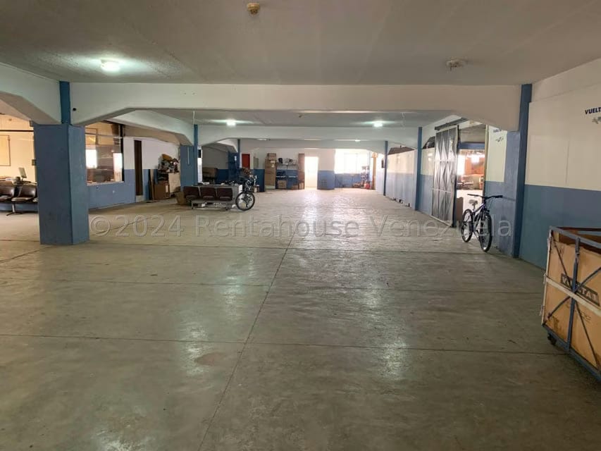 Comercial (Edificio) en Venta en El Marques, Miranda - 24