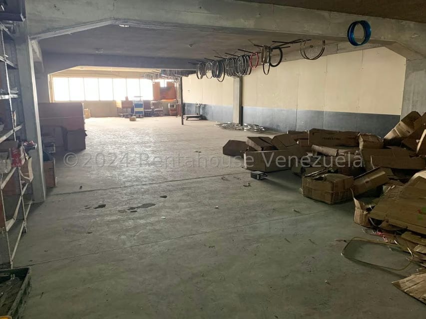 Comercial (Edificio) en Venta en El Marques, Miranda - 29