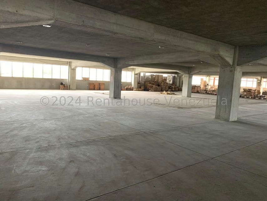 Comercial (Edificio) en Venta en El Marques, Miranda - 30