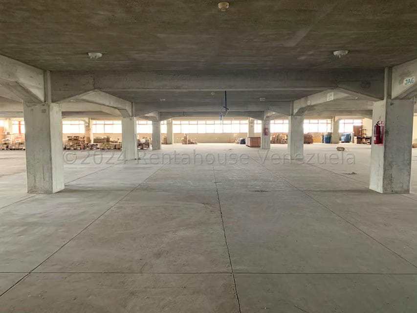 Comercial (Edificio) en Venta en El Marques, Miranda - 31