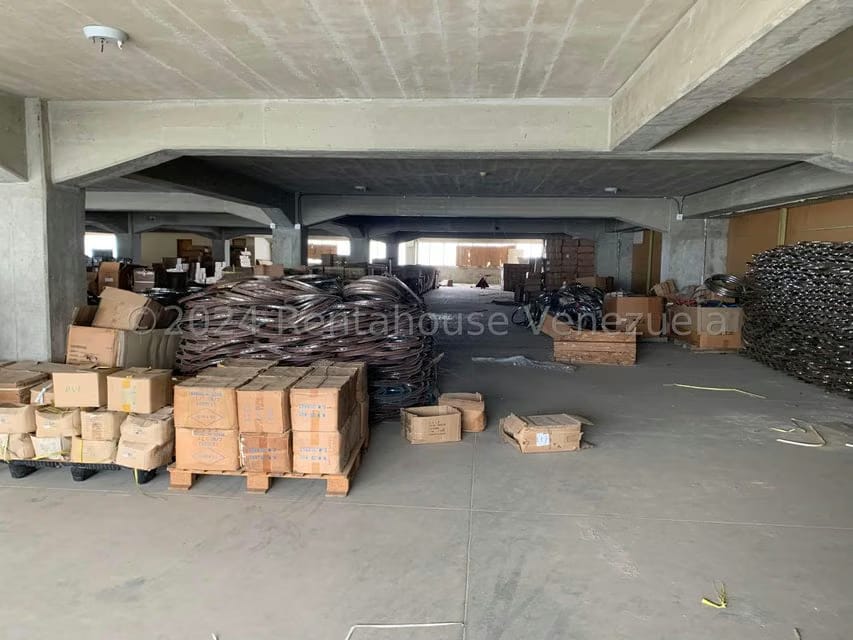 Comercial (Edificio) en Venta en El Marques, Miranda - 36