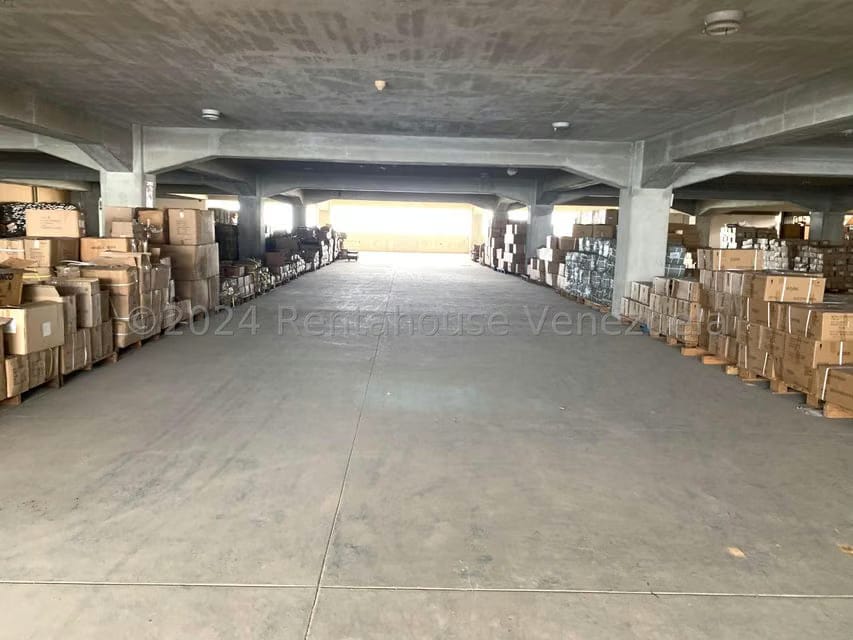 Comercial (Edificio) en Venta en El Marques, Miranda - 38