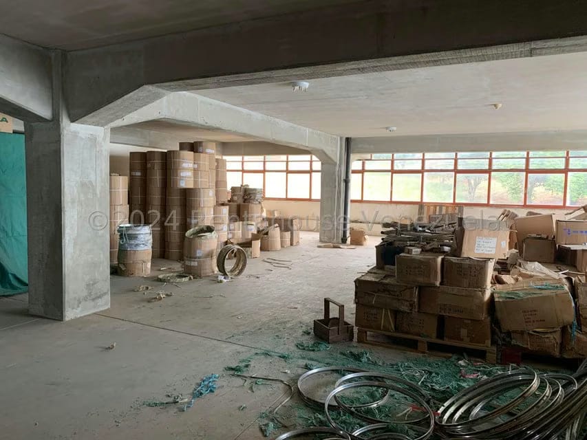 Comercial (Edificio) en Venta en El Marques, Miranda - 39