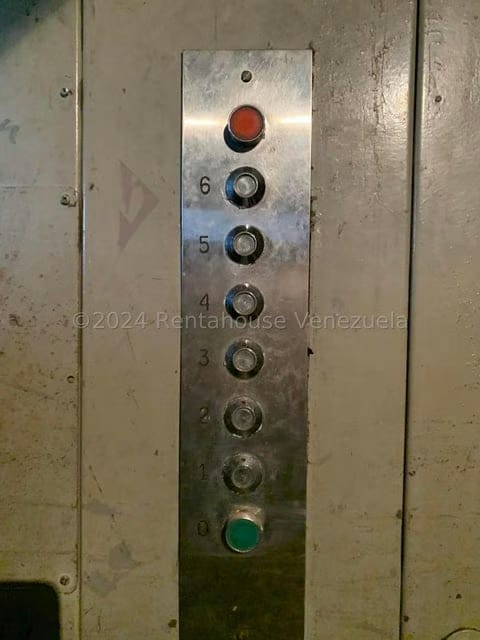 Comercial (Edificio) en Venta en El Marques, Miranda - 42