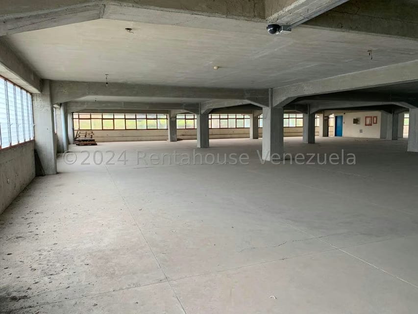 Comercial (Edificio) en Venta en El Marques, Miranda - 43