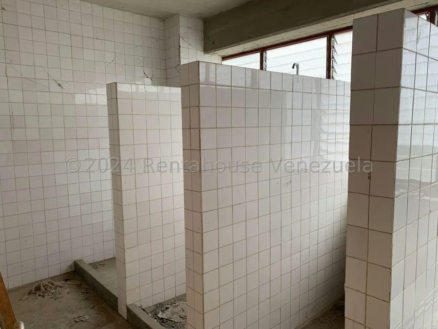 Comercial (Edificio) en Venta en El Marques, Miranda - 47