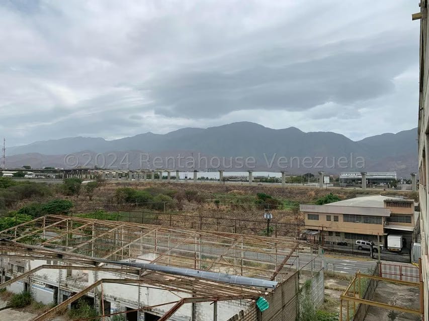 Comercial (Edificio) en Venta en El Marques, Miranda - 48